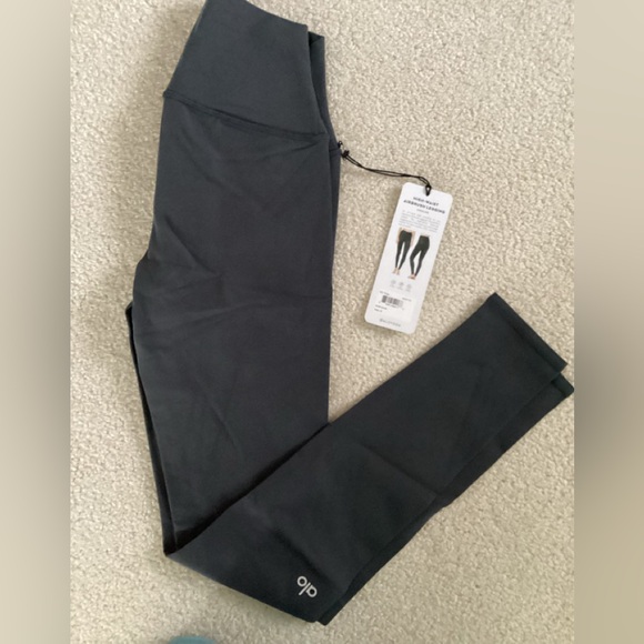 ALO Yoga Anthracite High-Waisted Leggings - Picture 5 of 6